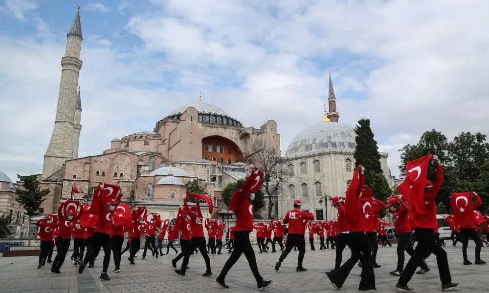 Βίντεο-σοκ από την Αγία Σοφία: Σόου για την επέτειο του πραξικοπήματος